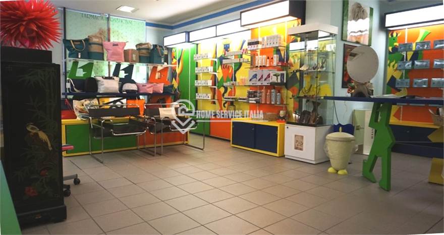 SPAZIO COMMERCIALE