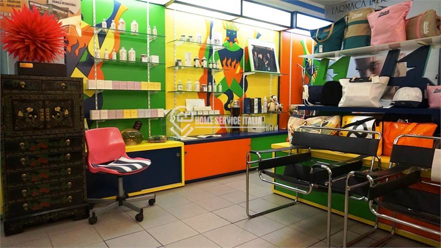 SPAZIO COMMERCIALE