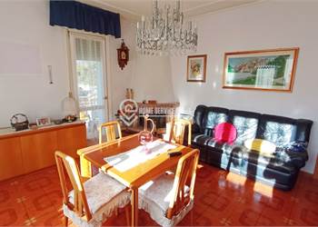 VENDESI INTERESSANTE 3 CAMERE A COGNOLA