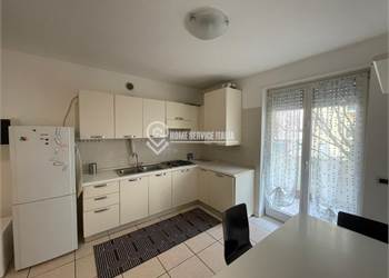 VENDESI BILOCALE ARREDATO