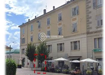 AFFITTASI NEGOZIO IN CENTRO