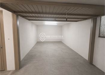 VENDESI GARAGE AD ALDENO